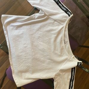 City strats crop top